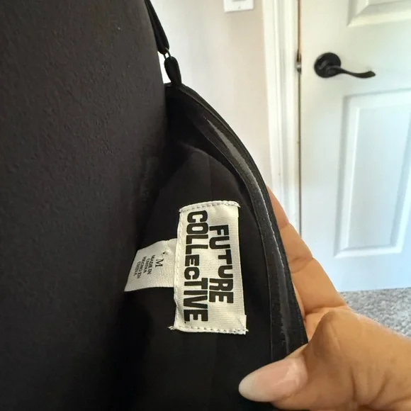 Future Collective Bow Tank – Size M - Picture 7 of 7